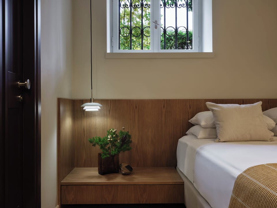 Deluxe Suite Semi-Basement | 1 bedroom, desk, laptop workspace, free WiFi
