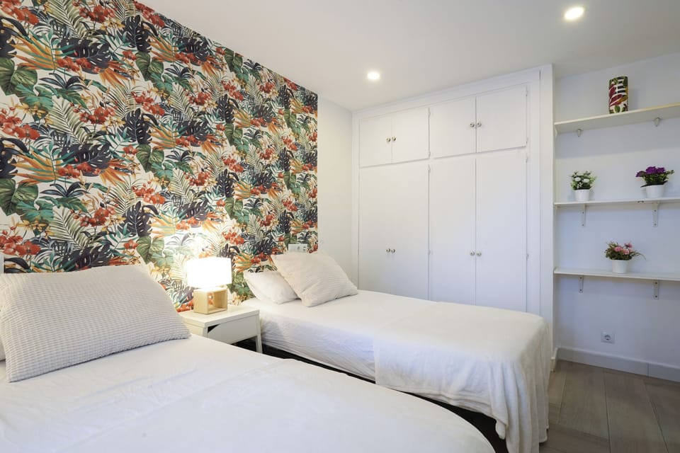 Apartment | 2 bedrooms, iron/ironing board, free WiFi, bed sheets