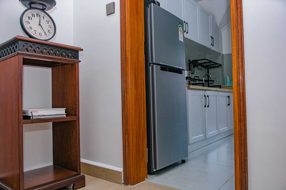 Luxury Apartment, Balcony, City View | Private kitchen | Electric kettle