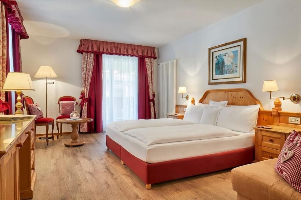 Standard Double or Twin Room | In-room safe, soundproofing, free WiFi, bed sheets