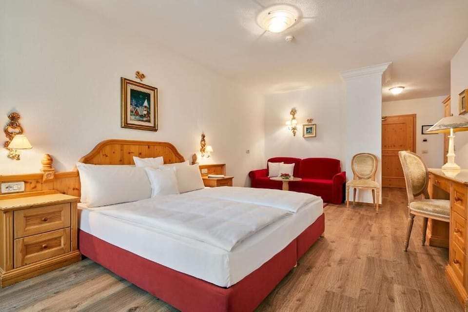 In-room safe, soundproofing, free WiFi, bed sheets