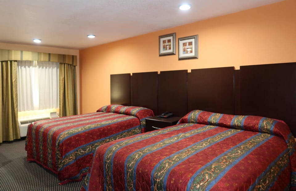 Comfort Double Room, 2 Queen Beds, Smoking | Desk, laptop workspace, free WiFi, bed sheets