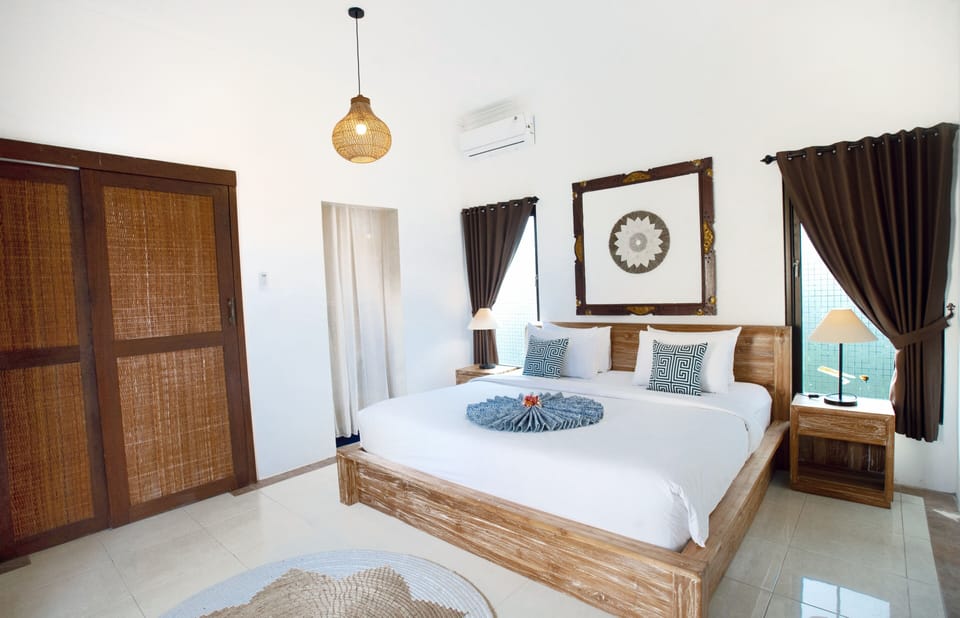 In-room safe, desk, laptop workspace, iron/ironing board