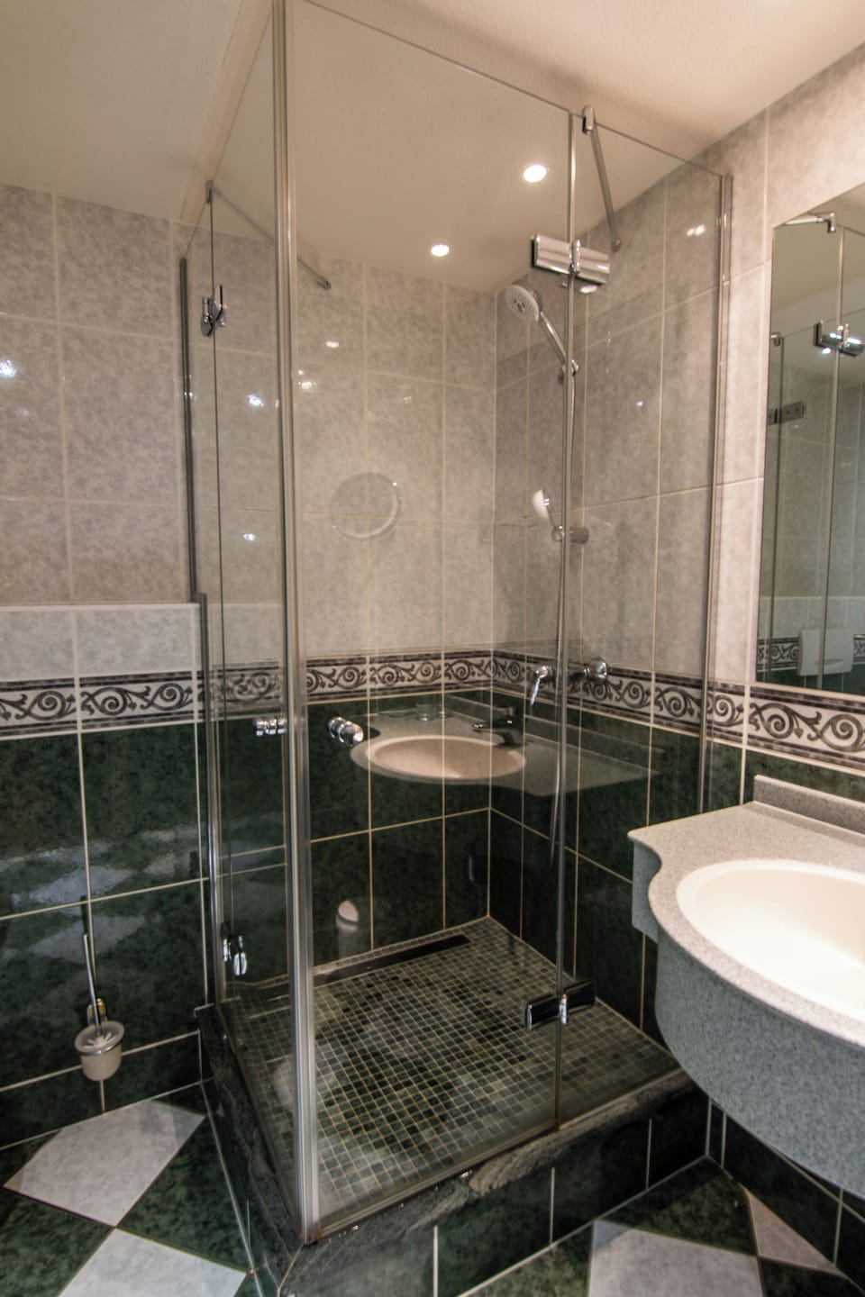 Superior Suite | Minibar, in-room safe, iron/ironing board, free cribs/infant beds