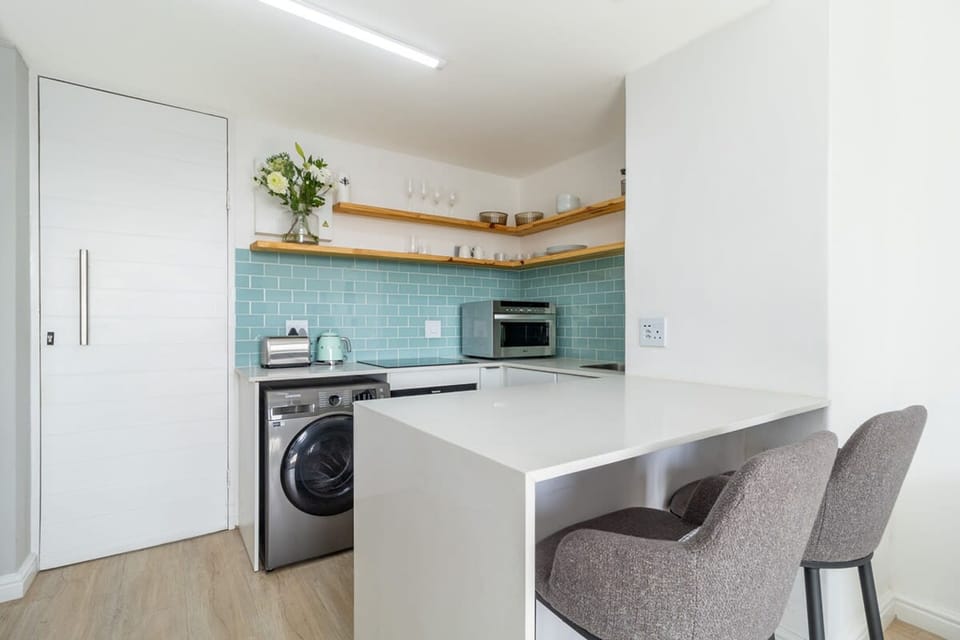 House | 1 bedroom, soundproofing, Internet