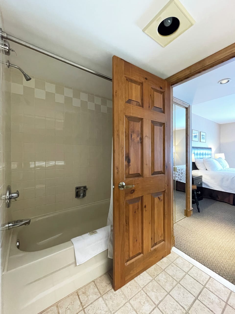 Suite, 2 Bedrooms, Mountain View | Iron/ironing board, free WiFi, bed sheets