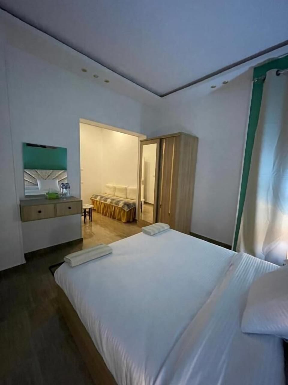 Deluxe Triple Room | Desk, soundproofing, WiFi (free)