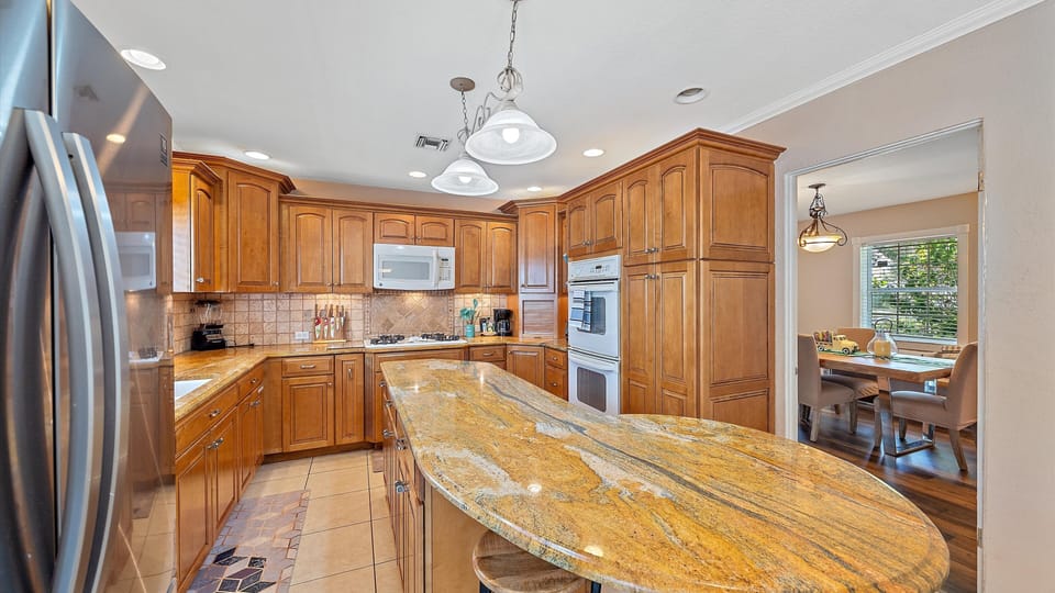 House, 3 Bedrooms | Private kitchen | Coffee/tea maker, fridge, oven, toaster