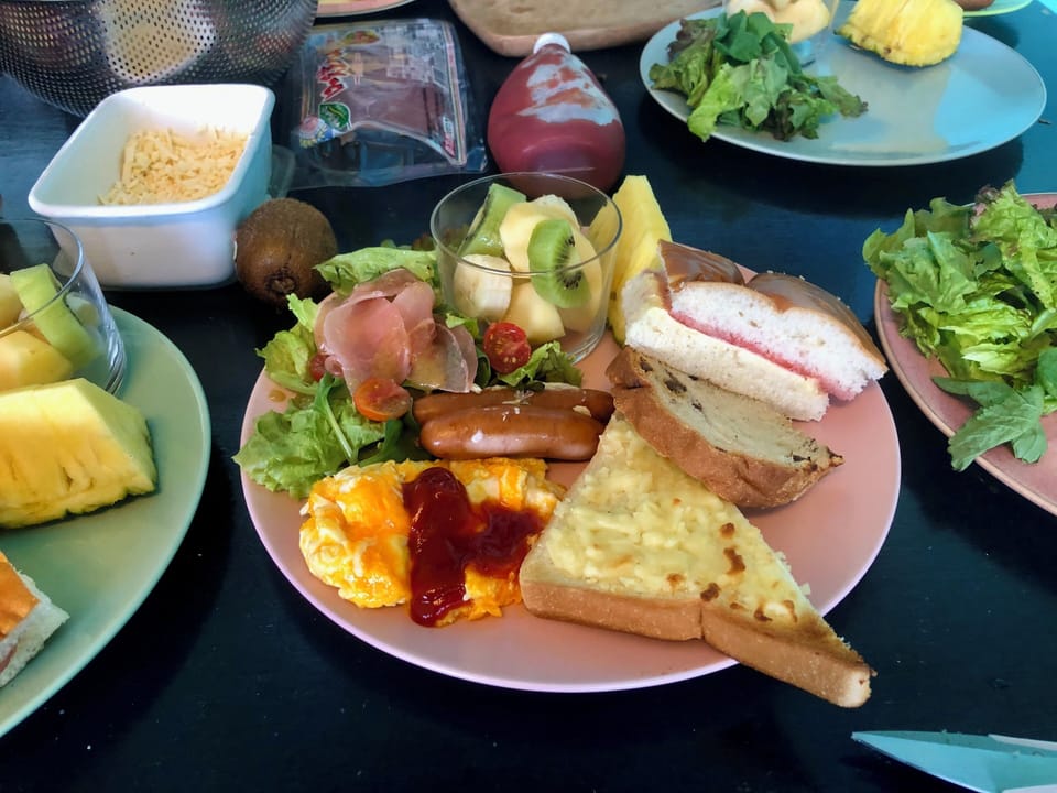 Free daily continental breakfast