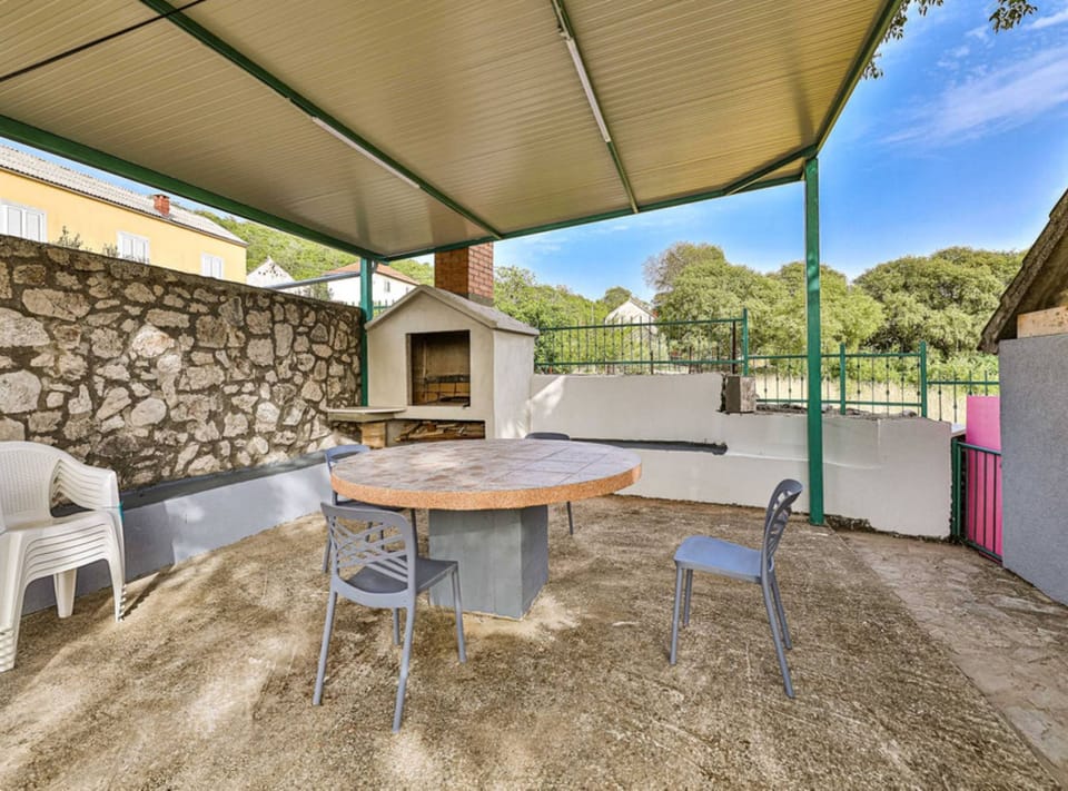 House (Three Bedroom Holiday Home with Pool) | Fireplace