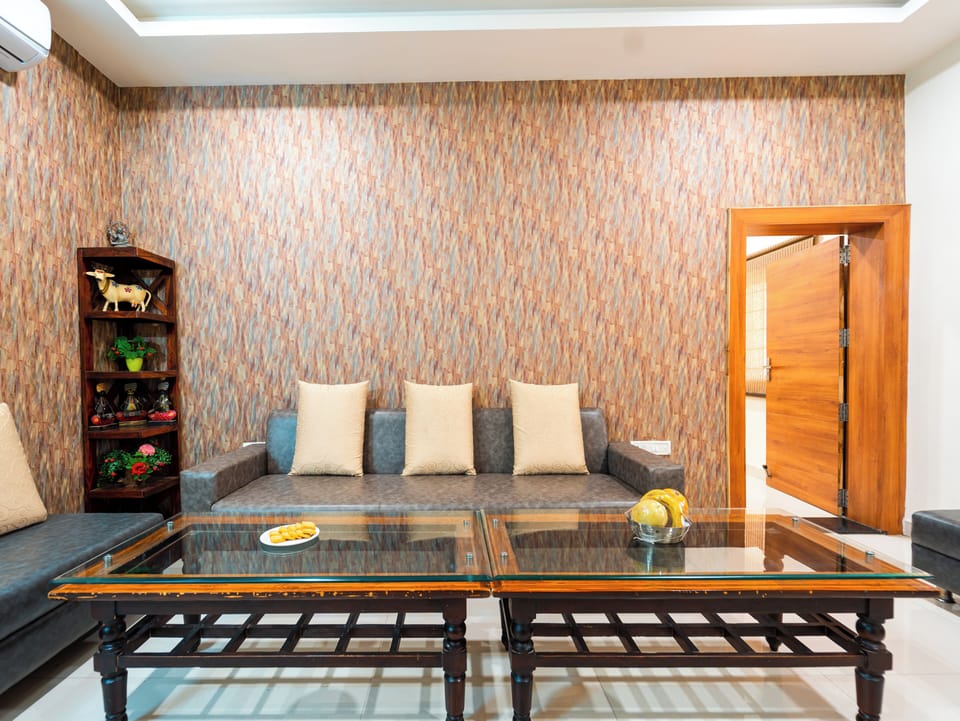 Luxury Room, Hill View | Desk, soundproofing, WiFi (free)
