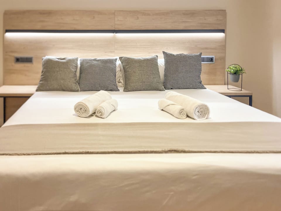 Superior Double Room | Desk, laptop workspace, soundproofing