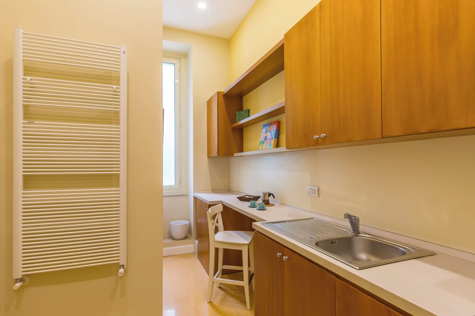 Classic Apartment, 1 Queen Bed with Sofa bed, Private Bathroom, Partial Sea View | Private kitchen | Fridge, microwave, oven, stovetop