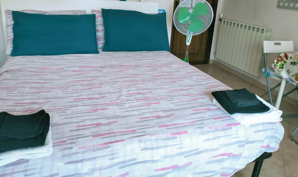 Rollaway beds (surcharge), WiFi (free), bed sheets