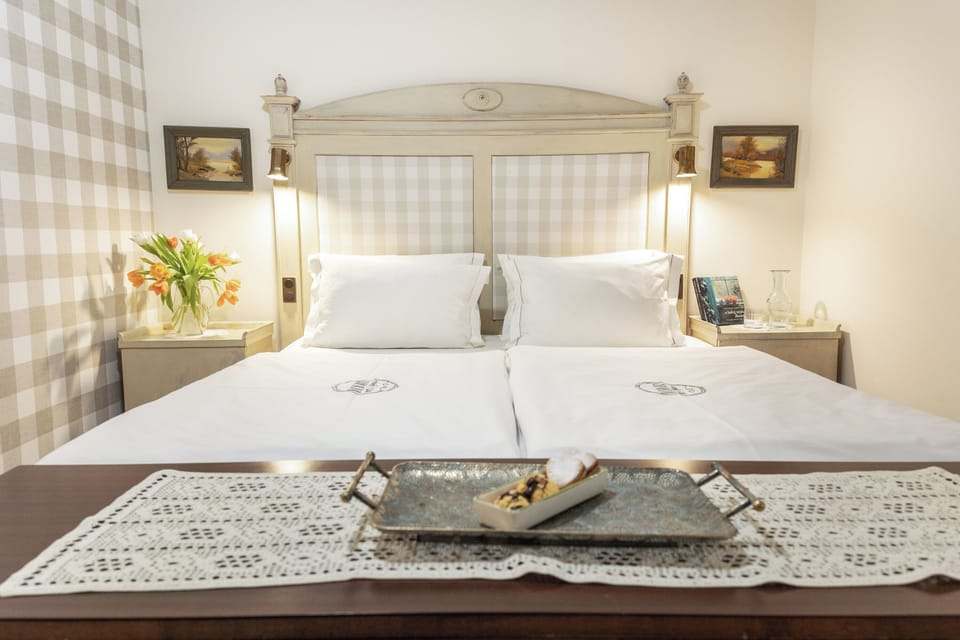 Deluxe Triple Room | Free WiFi, bed sheets