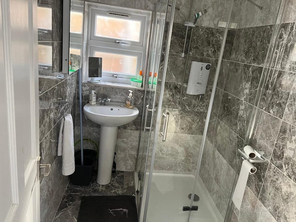 Shower, free toiletries, hair dryer, towels