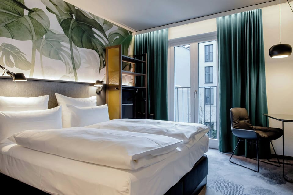 Premium bedding, desk, WiFi (free), bed sheets