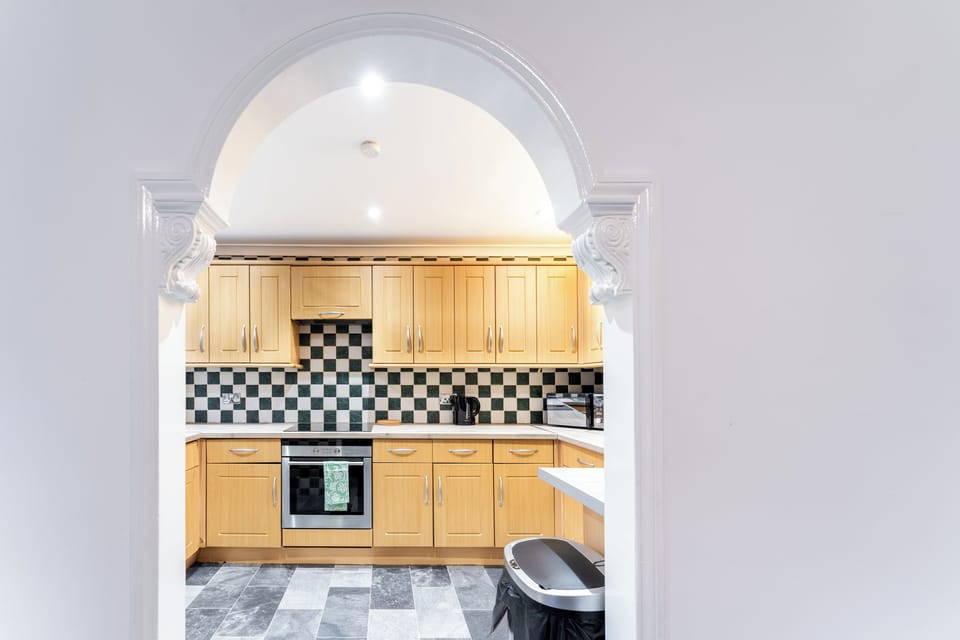 House | Private kitchen | Fridge, microwave, oven, stovetop