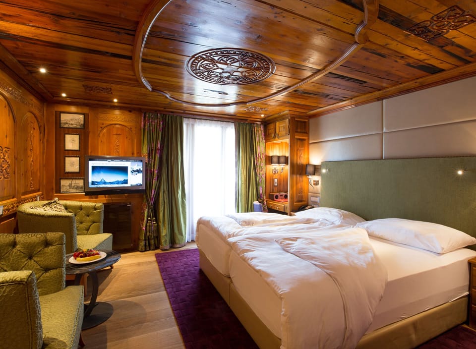Classic Double or Twin Room | 1 bedroom, premium bedding, in-room safe, desk