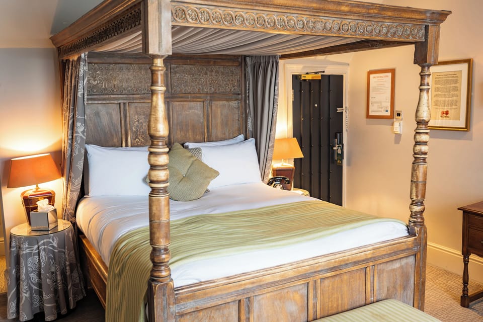 Superior Double Room | Premium bedding, in-room safe, desk, iron/ironing board