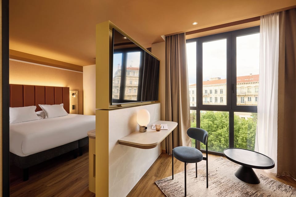 Junior Suite, 1 Double Bed with Sofa bed | Premium bedding, in-room safe, desk, soundproofing