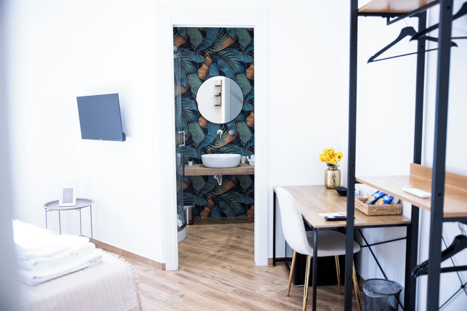 Deluxe Double Room, 1 King Bed, Private Bathroom | Desk, laptop workspace, blackout drapes, soundproofing