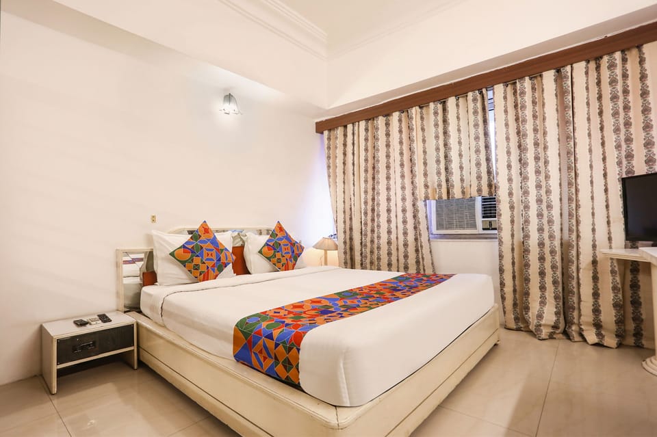 Family Room | Egyptian cotton sheets, premium bedding, in-room safe
