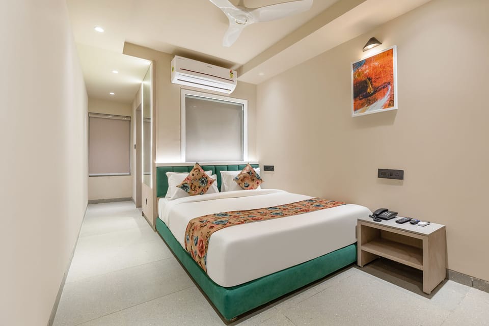 Deluxe Room | Premium bedding, pillowtop beds, in-room safe, WiFi (free)