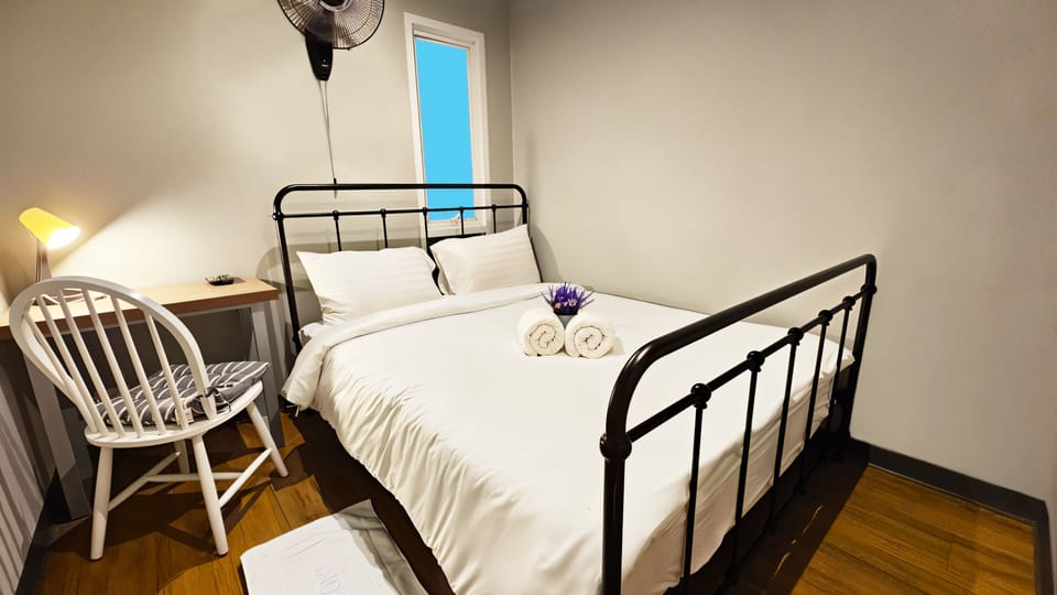 Deluxe Double Room | Free WiFi, bed sheets