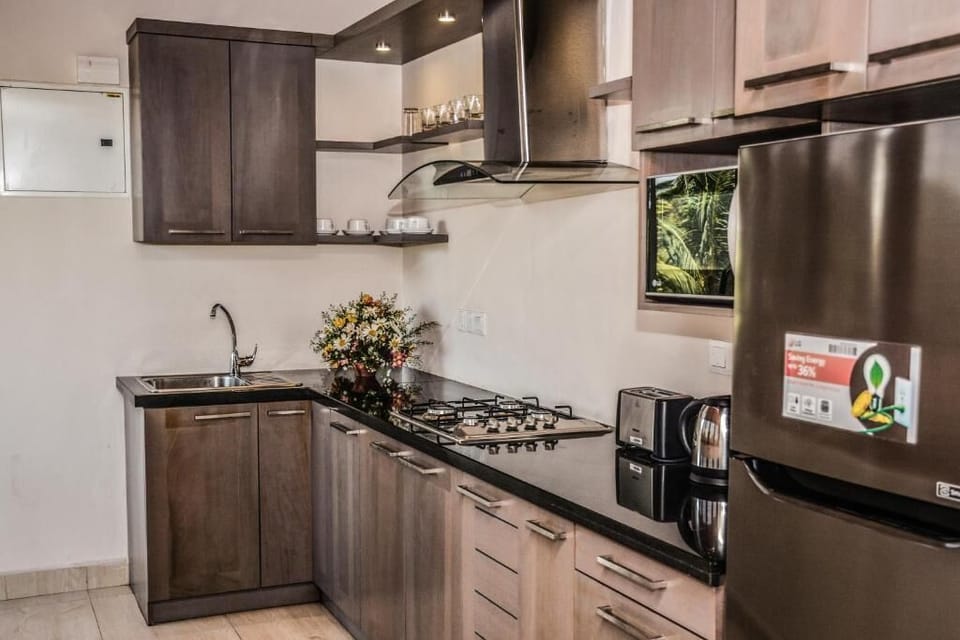 Deluxe Villa, Courtyard View | Private kitchen