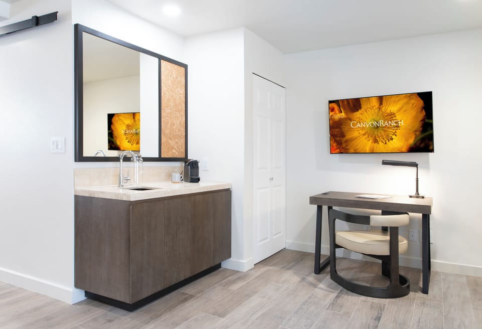 Junior Suite, 2 Queen Beds (Casita) | Living area