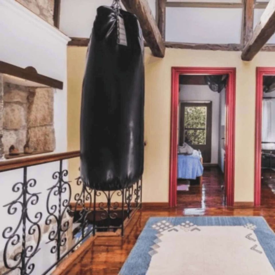 Serene Retreat- Sleeps 4, Wifi, Courtyard House in Peloponnese, Western Greece and the Ionian