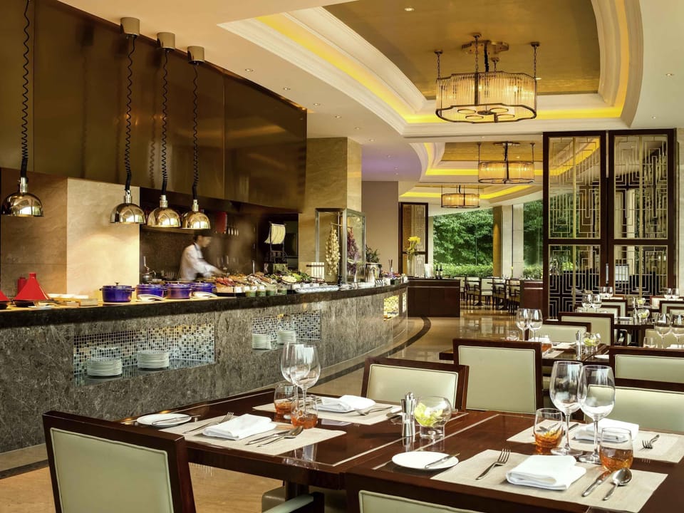 Daily buffet breakfast for a fee