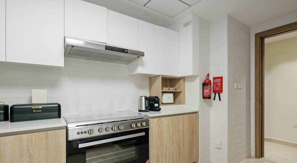 Luxury Apartment, Balcony, Canal View | Private kitchen | Fridge, oven, stovetop, dishwasher