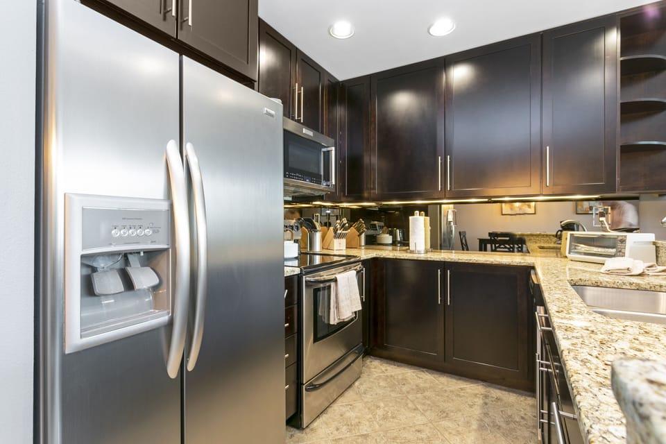 Condo, 2 Bedrooms | Private kitchen | Coffee/tea maker, fridge, oven, toaster