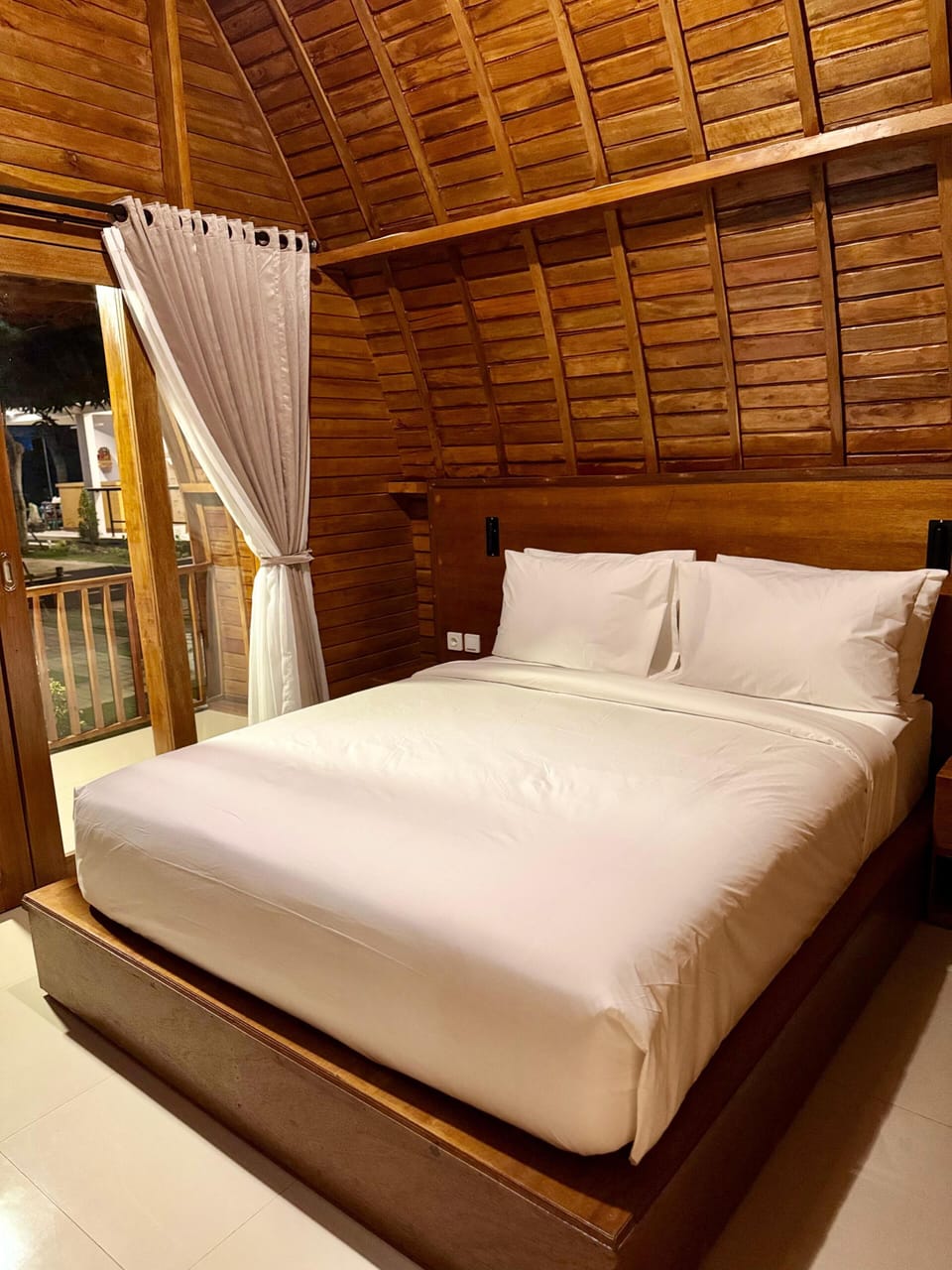 Basic Double Room, 1 Queen Bed | Premium bedding, desk, laptop workspace, iron/ironing board