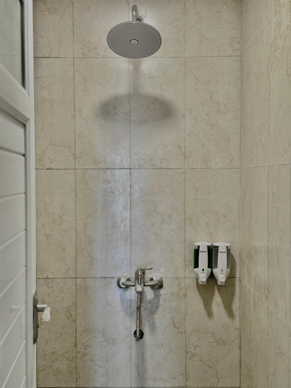 Comfort Shared Dormitory, Mixed Dorm, Air conditioning | Bathroom | Free toiletries, towels, soap, shampoo