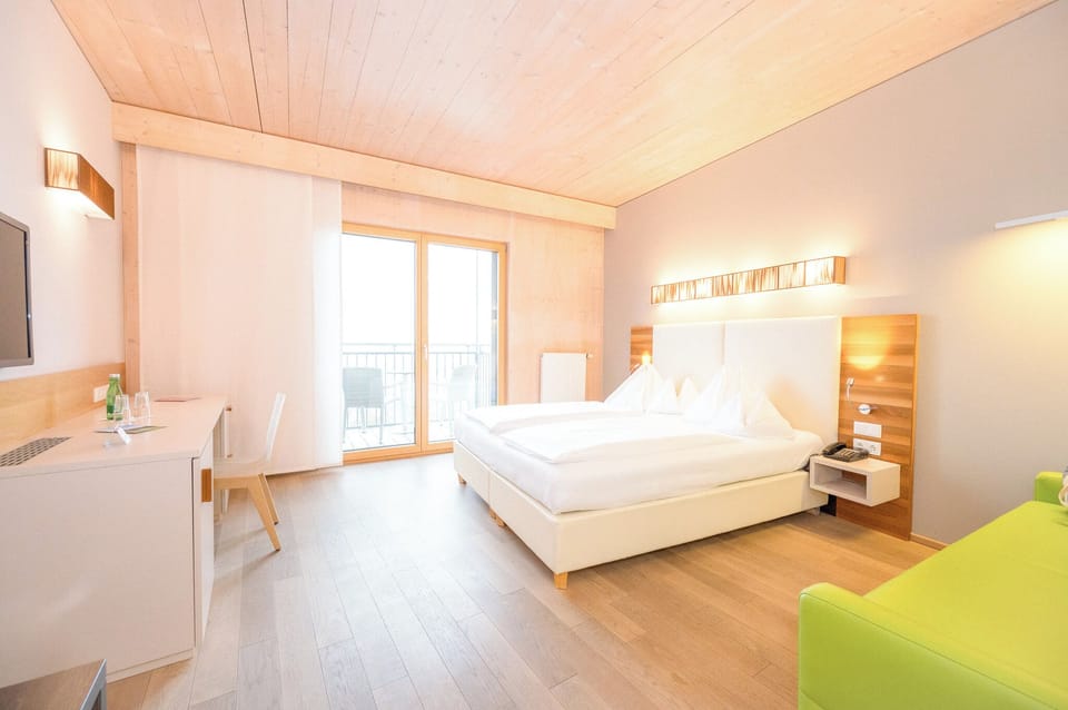 Comfort Quadruple Room | Hypo-allergenic bedding, minibar, in-room safe, desk