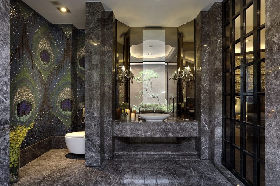 Superior Double Room | Bathroom | Free toiletries, hair dryer, slippers, towels
