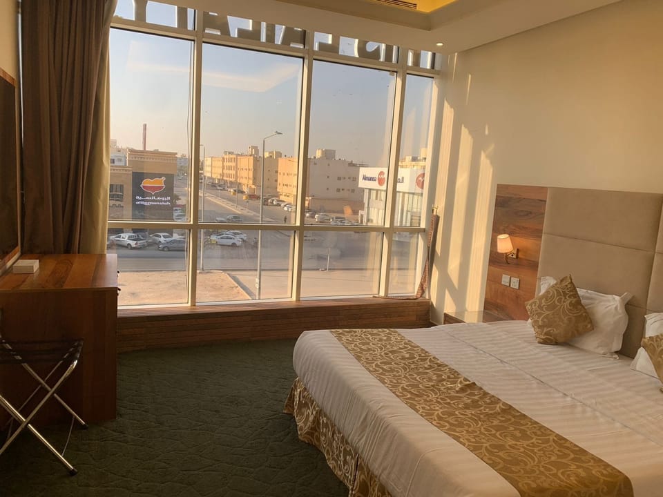 Single Room | Iron/ironing board, free WiFi