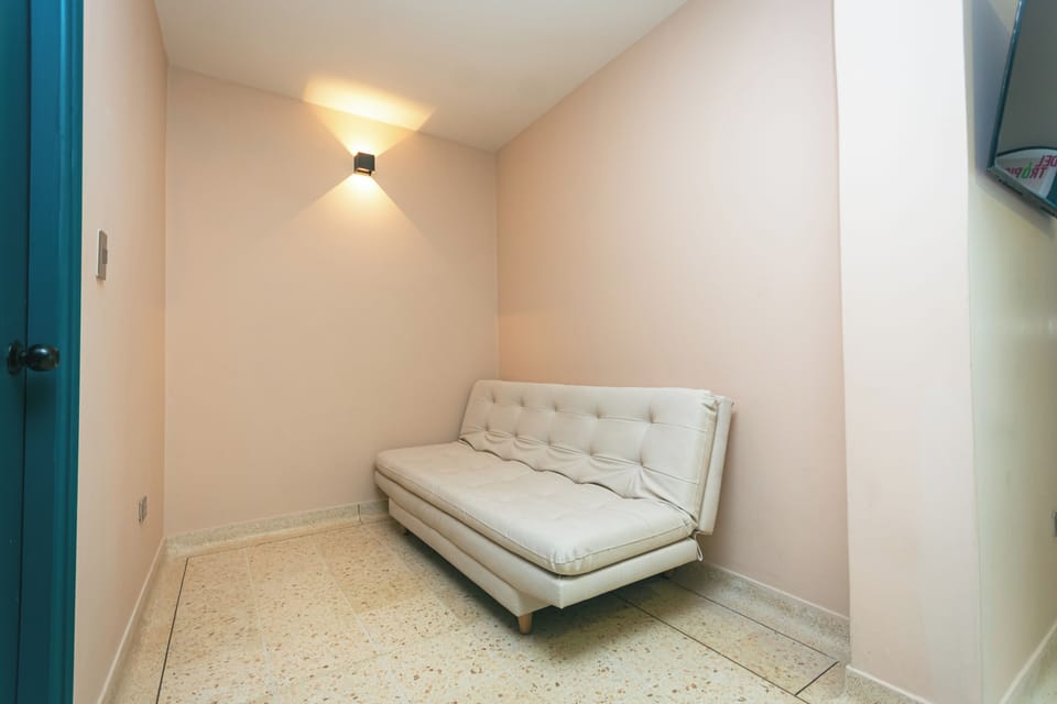 Deluxe Triple Room | Minibar, WiFi (free), bed sheets