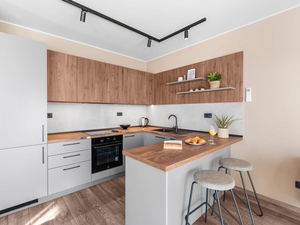 Villa | Private kitchen | Electric kettle, toaster, cookware/dishes/utensils