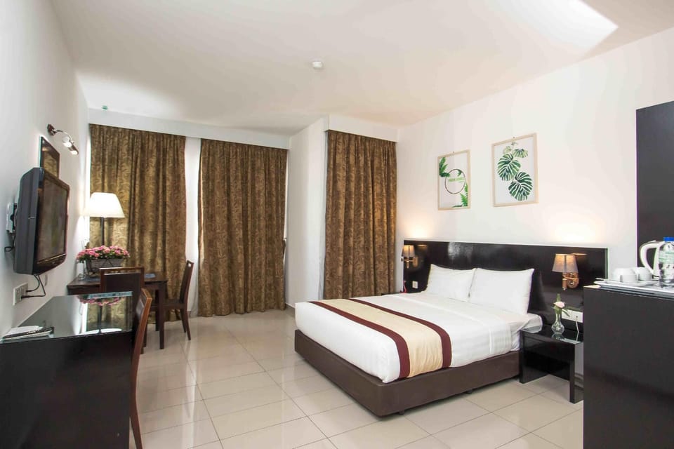 Premier Double Room | Blackout drapes, WiFi (free), bed sheets