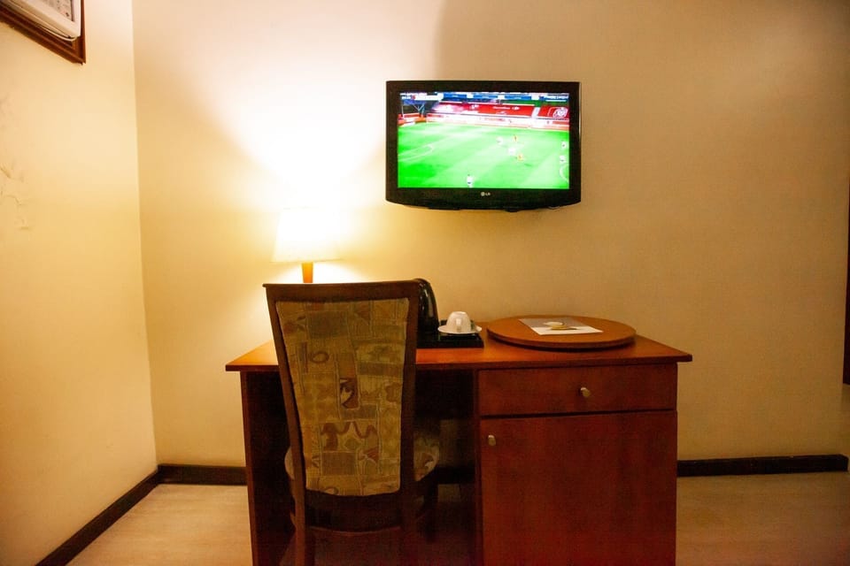 Executive Double Room | In-room dining