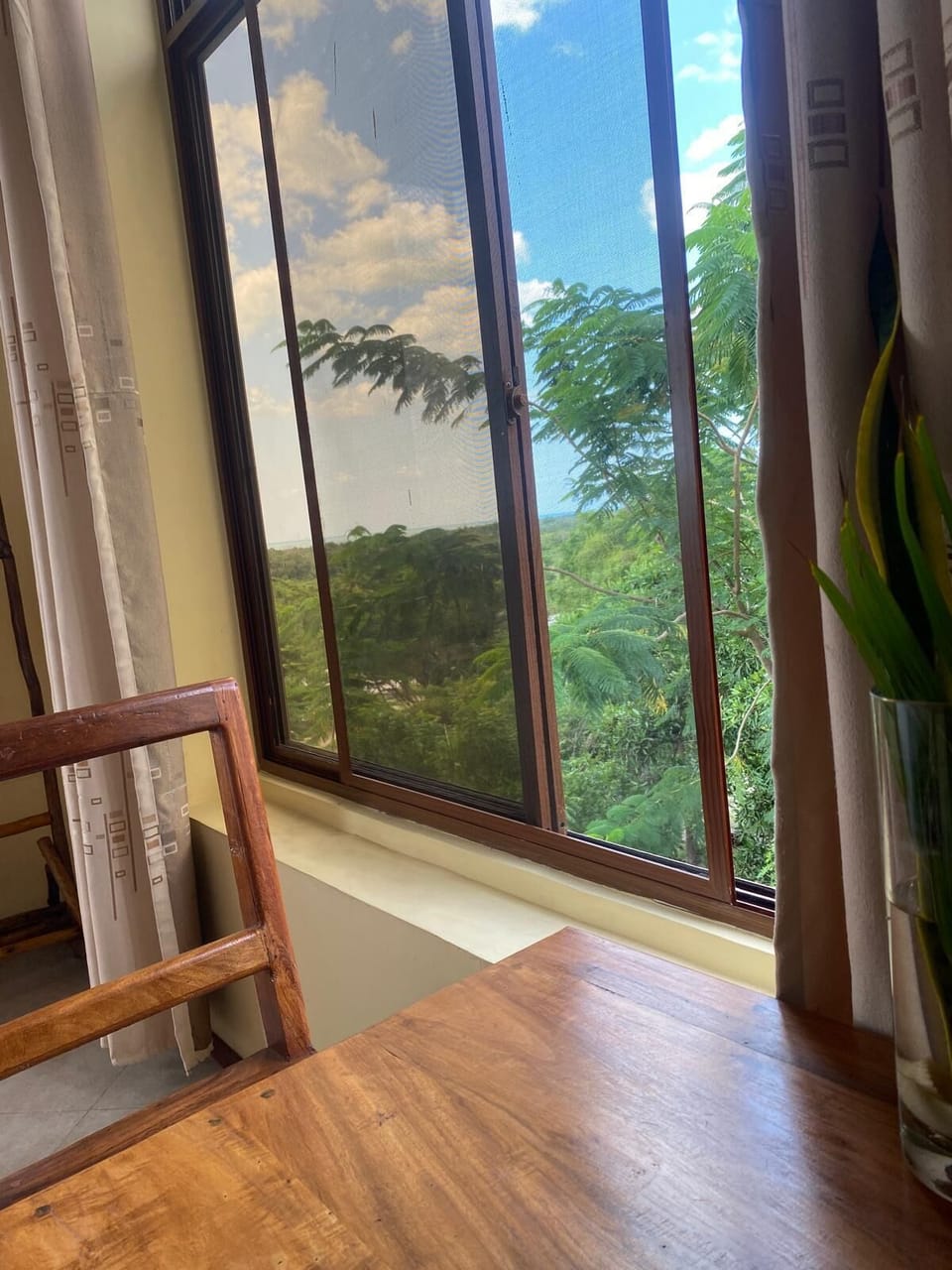 Desk, laptop workspace, free WiFi