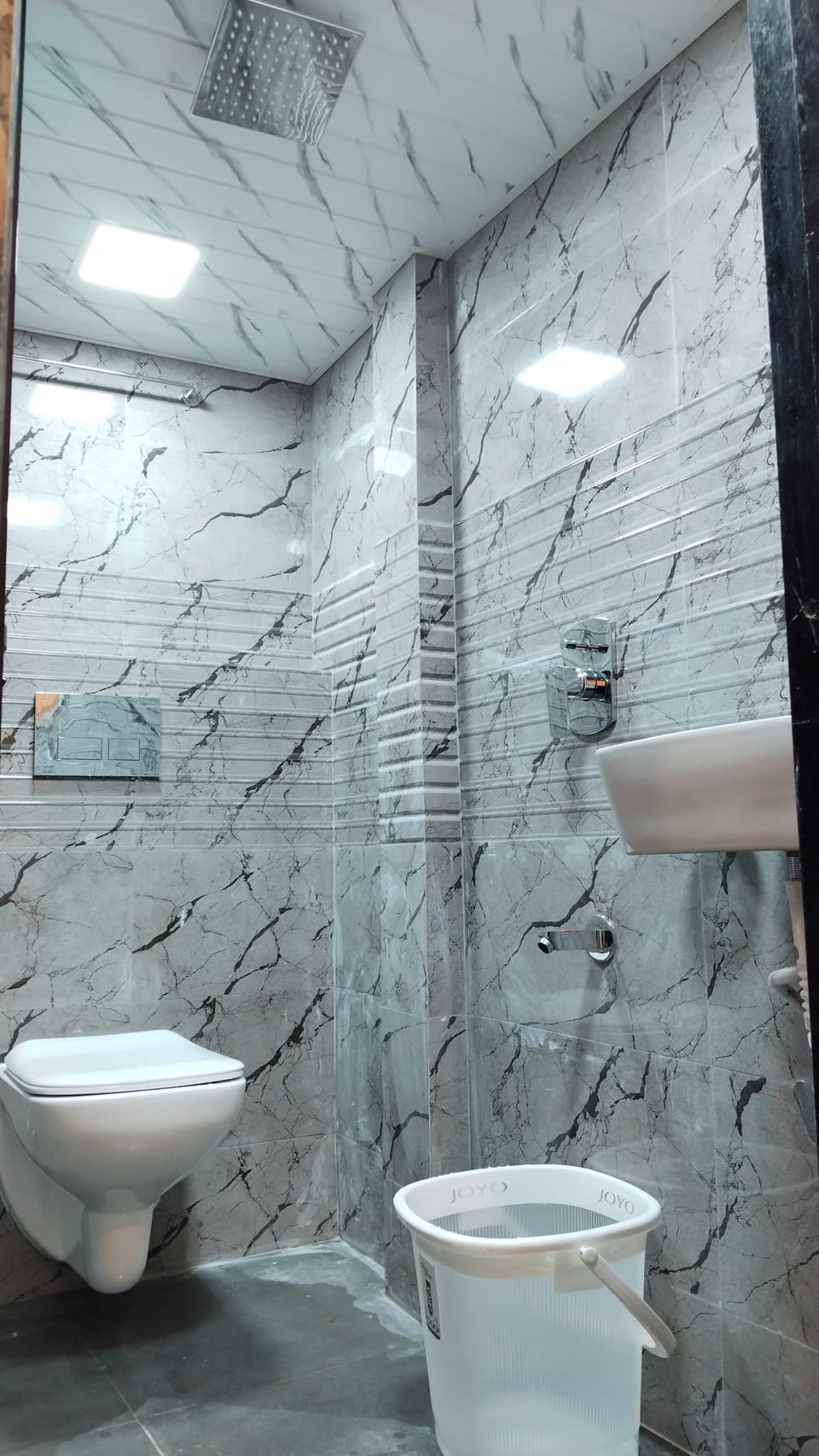 Basic Double Room | Bathroom | Free toiletries, slippers, towels, soap