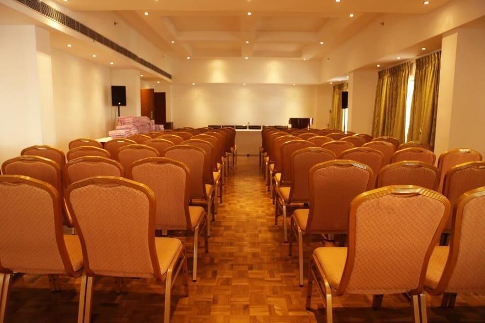 NO 18 HOTEL Hotel in Kochi