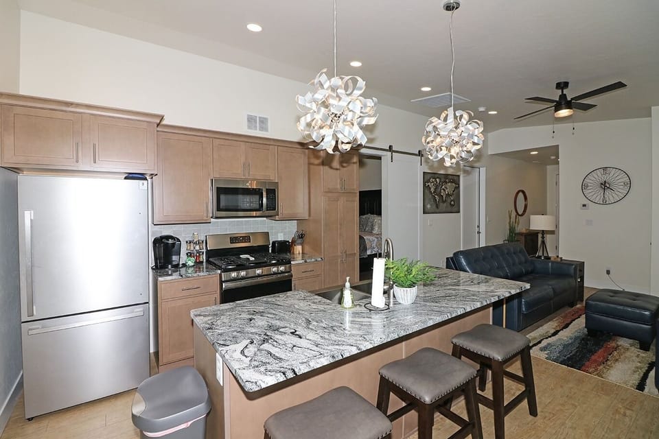 House, 2 Bedrooms | Private kitchen | Fridge, oven, coffee/tea maker, toaster