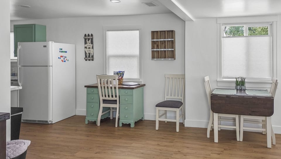 Cottage, 1 Bedroom | Dining