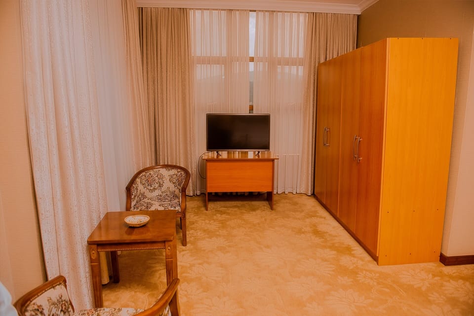 Executive Suite, City View | Wardrobe